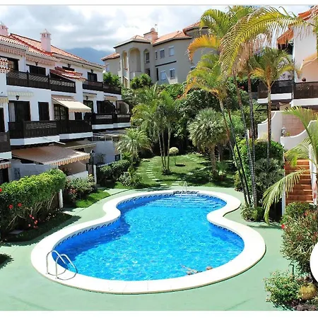 Con Jardin Y Piscina B